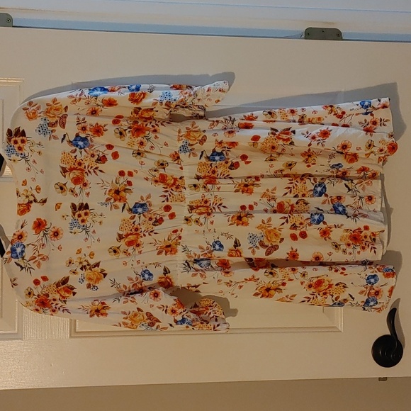 NWOT Floral V-Neck Dress Women's Small Anthro Inspired - Picture 4 of 7